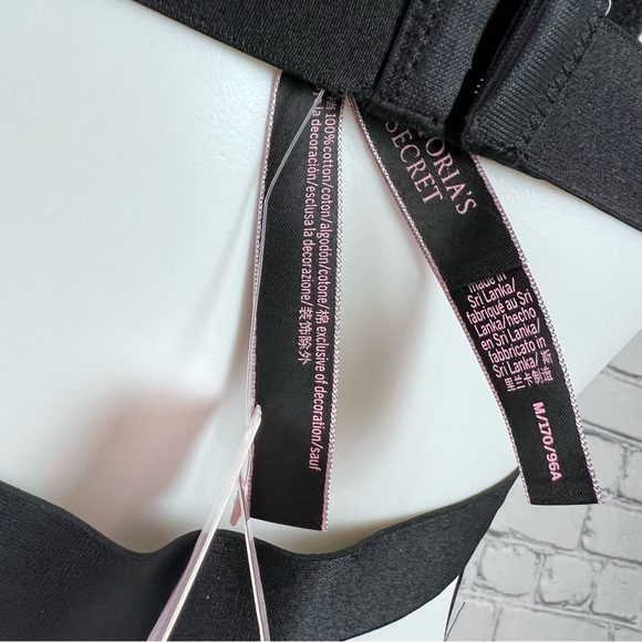 NWT Victoria’s Secret Lace Lingerie bodysuit - Picture 13 of 13